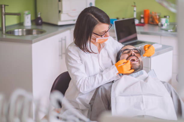 Best Dentist Open Late Near Me  in Urbancrest, OH